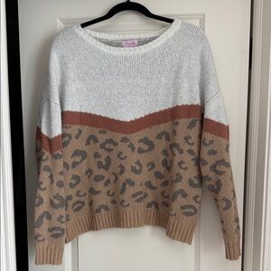 Pink Lily Leopard Pattern Sweater - White and Tan